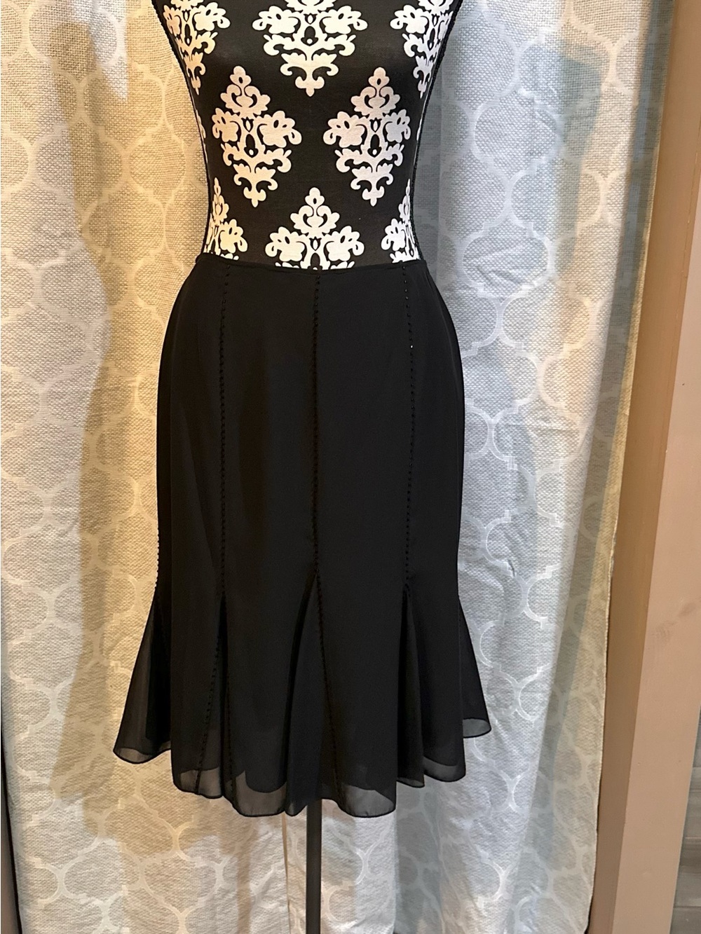 Vintage Black Papell petites Flared Midi Skirt size 12P